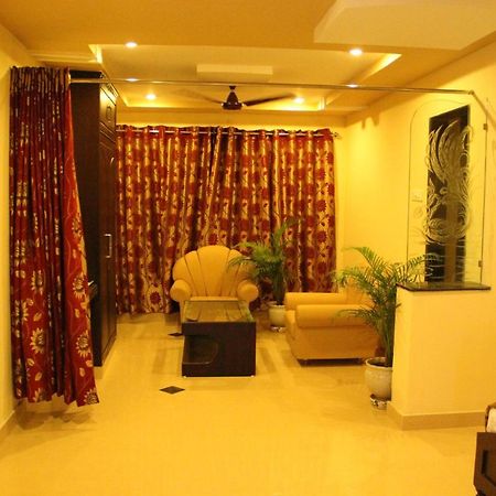 Rājahmundry Hotel Sri Grands מראה חיצוני תמונה