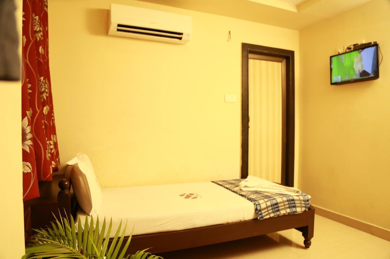 Rājahmundry Hotel Sri Grands מראה חיצוני תמונה
